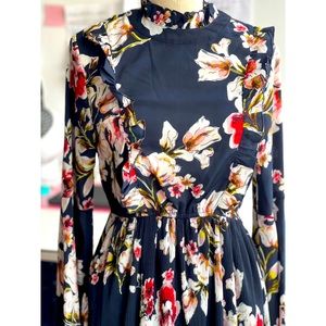 Elegant Floral Dress with Bell Sleeves 💐
